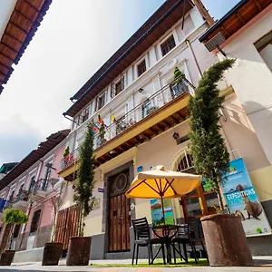 Friends Hotel & Rooftop - Historic Center & Museums Hotel